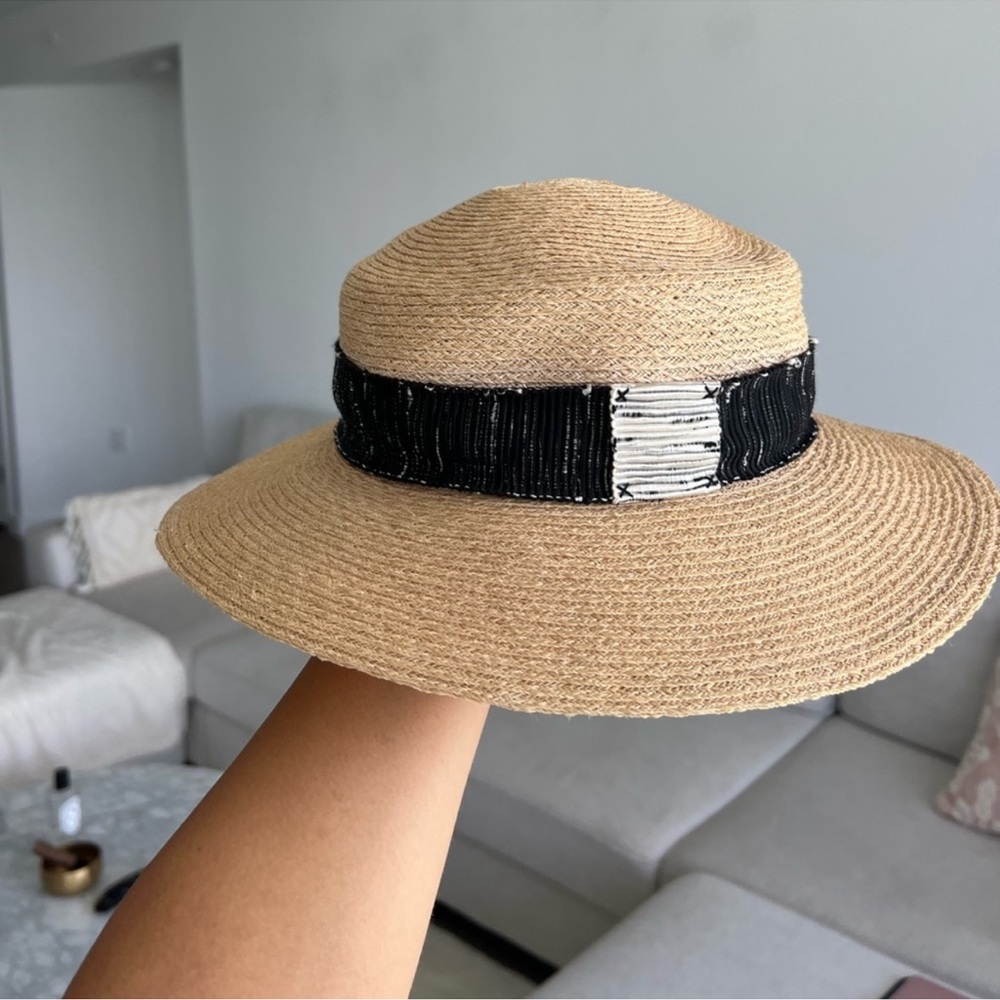 Eugenia kim hat